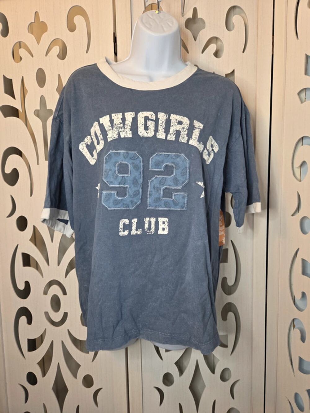 Messy Bun Just Chillin Cowgirls 92 Club Tee Blue XL Western Graphic nwt